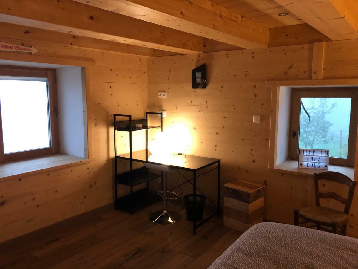 Chalet Du Bois Des Fugiers 于日讷 外观 照片